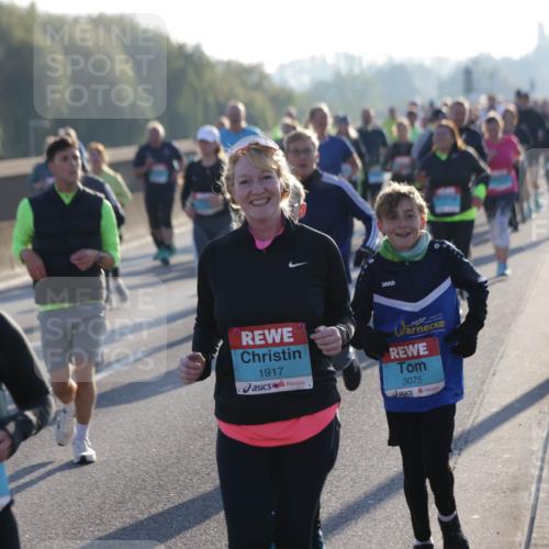 03.10.2025 - Köhlbrandbrückenlauf Jannik Wohlers http://msf.ph/oto/9057582 03.10.2025 09:21:19 Position 3 2068, 1917, 3075 meine-sportfotos.de