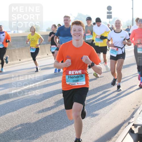 03.10.2025 - Köhlbrandbrückenlauf Lena Gebhardt http://msf.ph/oto/9057591 03.10.2025 09:18:02 Position 1 3496 meine-sportfotos.de