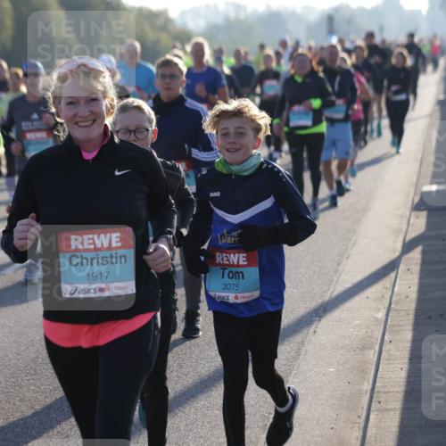 03.10.2025 - Köhlbrandbrückenlauf Jannik Wohlers http://msf.ph/oto/9057601 03.10.2025 09:21:20 Position 3 1917, 3075 meine-sportfotos.de