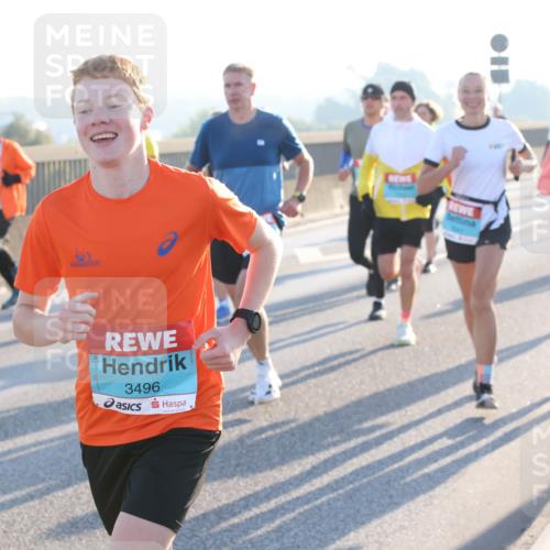 03.10.2025 - Köhlbrandbrückenlauf Lena Gebhardt http://msf.ph/oto/9057607 03.10.2025 09:18:02 Position 1 3496 meine-sportfotos.de