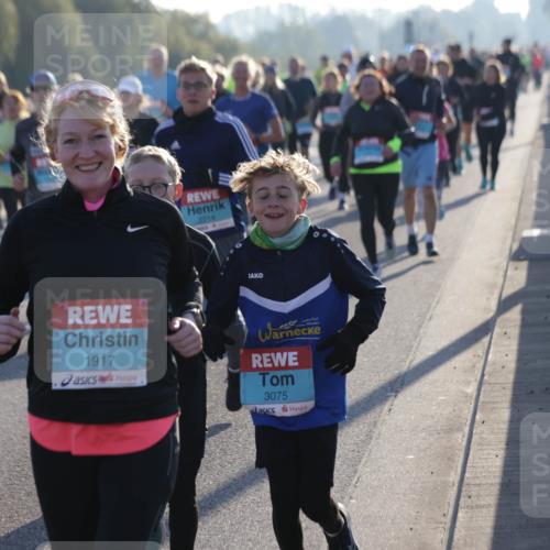 03.10.2025 - Köhlbrandbrückenlauf Jannik Wohlers http://msf.ph/oto/9057615 03.10.2025 09:21:20 Position 3 2214, 1917, 3075 meine-sportfotos.de
