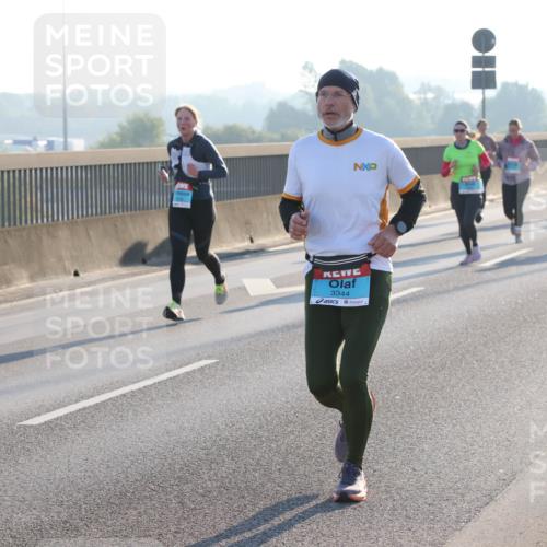 03.10.2025 - Köhlbrandbrückenlauf Lena Gebhardt http://msf.ph/oto/9057731 03.10.2025 09:18:06 Position 1 3344 meine-sportfotos.de