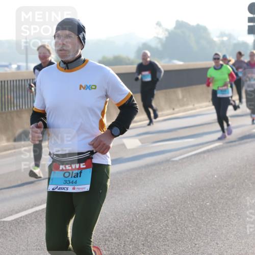 03.10.2025 - Köhlbrandbrückenlauf Lena Gebhardt http://msf.ph/oto/9057742 03.10.2025 09:18:06 Position 1 3344 meine-sportfotos.de