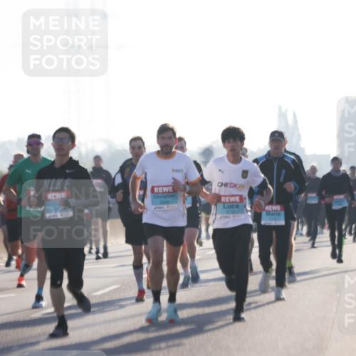 03.10.2025 - Köhlbrandbrückenlauf Jannik Wohlers http://msf.ph/oto/9057744 03.10.2025 09:13:46 Position 3 3338, 1112 meine-sportfotos.de