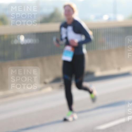 03.10.2025 - Köhlbrandbrückenlauf Lena Gebhardt http://msf.ph/oto/9057768 03.10.2025 09:18:07 Position 1  meine-sportfotos.de