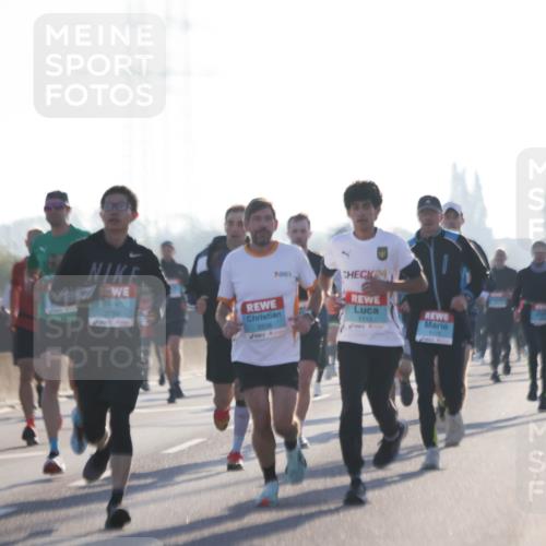 03.10.2025 - Köhlbrandbrückenlauf Jannik Wohlers http://msf.ph/oto/9057770 03.10.2025 09:13:47 Position 3 3789, 24, 3338, 1112, 1175 meine-sportfotos.de