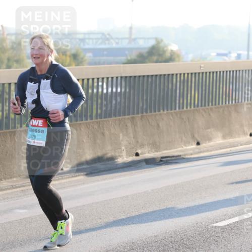 03.10.2025 - Köhlbrandbrückenlauf Lena Gebhardt http://msf.ph/oto/9057793 03.10.2025 09:18:08 Position 1 3278 meine-sportfotos.de