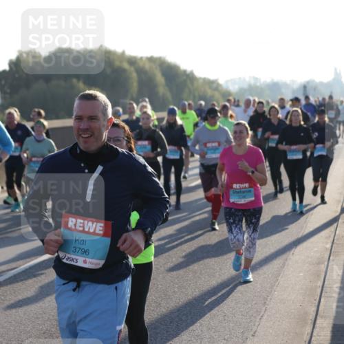 03.10.2025 - Köhlbrandbrückenlauf Jannik Wohlers http://msf.ph/oto/9057798 03.10.2025 09:21:25 Position 3 2055, 3796 meine-sportfotos.de