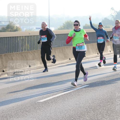 03.10.2025 - Köhlbrandbrückenlauf Lena Gebhardt http://msf.ph/oto/9057811 03.10.2025 09:18:09 Position 1 2822 meine-sportfotos.de