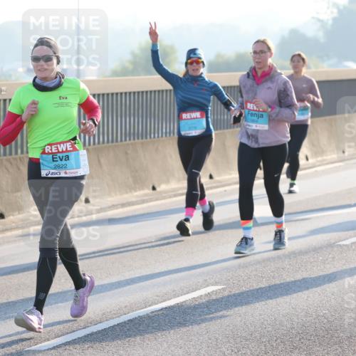 03.10.2025 - Köhlbrandbrückenlauf Lena Gebhardt http://msf.ph/oto/9057841 03.10.2025 09:18:09 Position 1 138, 2822, 1864, 16 meine-sportfotos.de