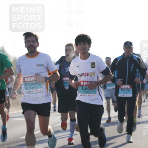 03.10.2025 - Köhlbrandbrückenlauf Jannik Wohlers http://msf.ph/oto/9057889 03.10.2025 09:13:50 Position 3 3338, 2934, 24, 1112, 1175 meine-sportfotos.de