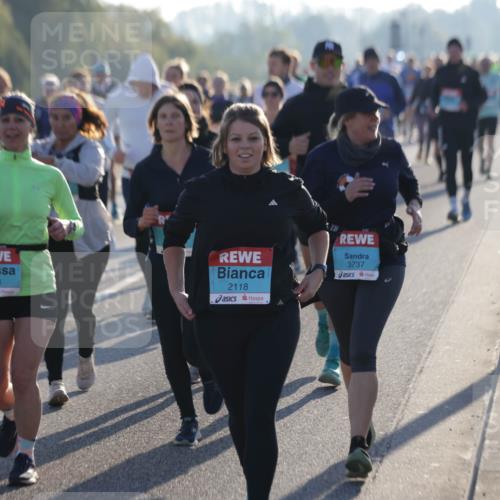 03.10.2025 - Köhlbrandbrückenlauf Jannik Wohlers http://msf.ph/oto/9057907 03.10.2025 09:21:27 Position 3 1692, 1726, 2118, 922, 3737 meine-sportfotos.de