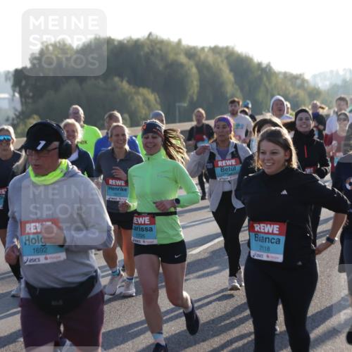 03.10.2025 - Köhlbrandbrückenlauf Jannik Wohlers http://msf.ph/oto/9057927 03.10.2025 09:21:28 Position 3 1727, 1577, 1914, 1726, 1692, 2118, 3737 meine-sportfotos.de