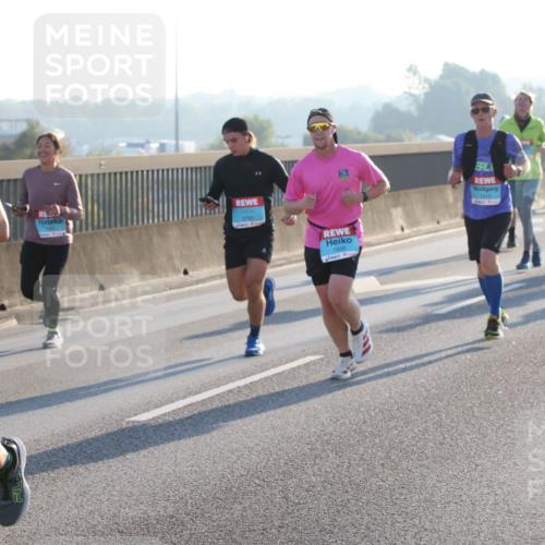 03.10.2025 - Köhlbrandbrückenlauf Lena Gebhardt http://msf.ph/oto/9057963 03.10.2025 09:18:12 Position 1 1622, 1826 meine-sportfotos.de