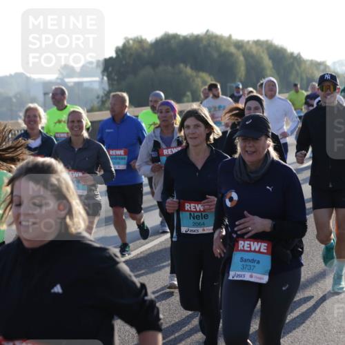 03.10.2025 - Köhlbrandbrückenlauf Jannik Wohlers http://msf.ph/oto/9057977 03.10.2025 09:21:29 Position 3 3110, 1726, 2158, 2064, 3737 meine-sportfotos.de