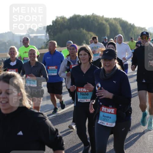 03.10.2025 - Köhlbrandbrückenlauf Jannik Wohlers http://msf.ph/oto/9057983 03.10.2025 09:21:29 Position 3 10, 1726, 1577, 2158, 4263, 2064, 3737 meine-sportfotos.de