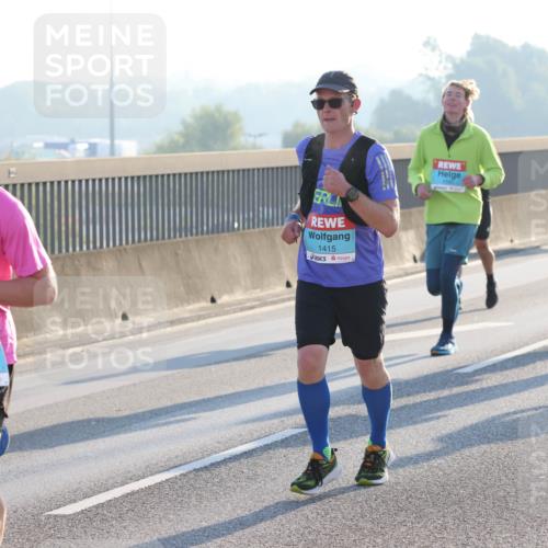 03.10.2025 - Köhlbrandbrückenlauf Lena Gebhardt http://msf.ph/oto/9057990 03.10.2025 09:18:13 Position 1 1826, 1415 meine-sportfotos.de