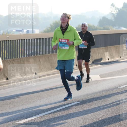 03.10.2025 - Köhlbrandbrückenlauf Lena Gebhardt http://msf.ph/oto/9058034 03.10.2025 09:18:15 Position 1 415, 1560, 3066 meine-sportfotos.de
