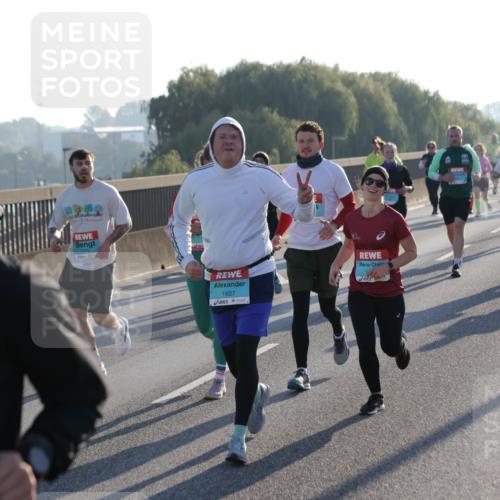 03.10.2025 - Köhlbrandbrückenlauf Jannik Wohlers http://msf.ph/oto/9058042 03.10.2025 09:21:31 Position 3 1927 meine-sportfotos.de
