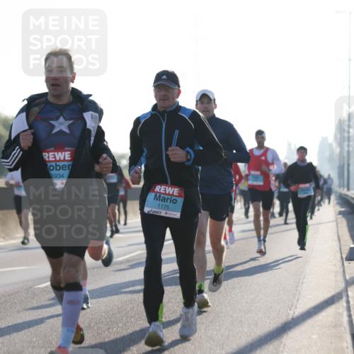 03.10.2025 - Köhlbrandbrückenlauf Jannik Wohlers http://msf.ph/oto/9058050 03.10.2025 09:13:52 Position 3 2934, 1175 meine-sportfotos.de