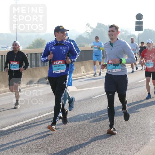 03.10.2025 - Köhlbrandbrückenlauf Lena Gebhardt http://msf.ph/oto/9058077 03.10.2025 09:18:16 Position 1 2661, 3066, 3067 meine-sportfotos.de