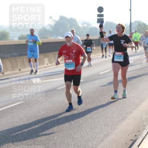 03.10.2025 - Köhlbrandbrückenlauf Lena Gebhardt http://msf.ph/oto/9058118 03.10.2025 09:18:17 Position 1 3067 meine-sportfotos.de
