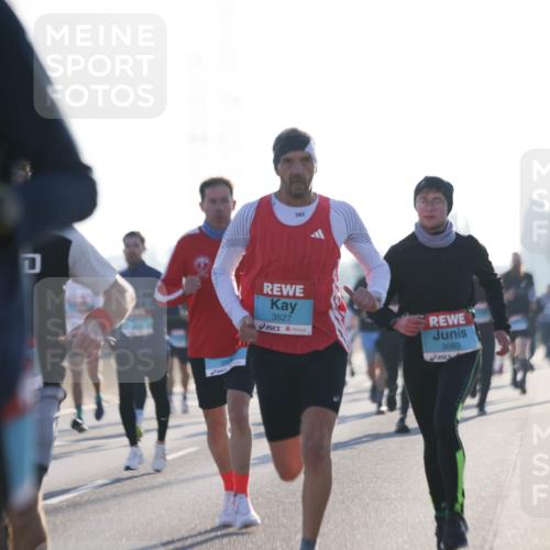 03.10.2025 - Köhlbrandbrückenlauf Jannik Wohlers http://msf.ph/oto/9058132 03.10.2025 09:13:54 Position 3 3527, 3083 meine-sportfotos.de
