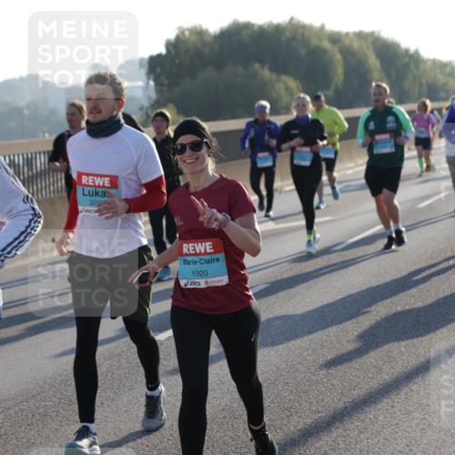 03.10.2025 - Köhlbrandbrückenlauf Jannik Wohlers http://msf.ph/oto/9058145 03.10.2025 09:21:33 Position 3 1927, 320, 1920 meine-sportfotos.de