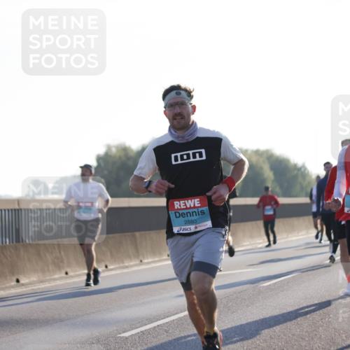 03.10.2025 - Köhlbrandbrückenlauf Jannik Wohlers http://msf.ph/oto/9058178 03.10.2025 09:13:56 Position 3 3527, 2880 meine-sportfotos.de