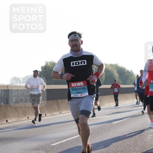 03.10.2025 - Köhlbrandbrückenlauf Jannik Wohlers http://msf.ph/oto/9058185 03.10.2025 09:13:56 Position 3 2880, 3527 meine-sportfotos.de