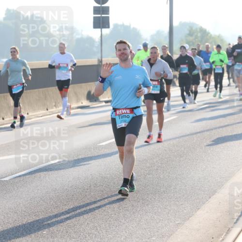 03.10.2025 - Köhlbrandbrückenlauf Lena Gebhardt http://msf.ph/oto/9058206 03.10.2025 09:18:20 Position 1 2732 meine-sportfotos.de