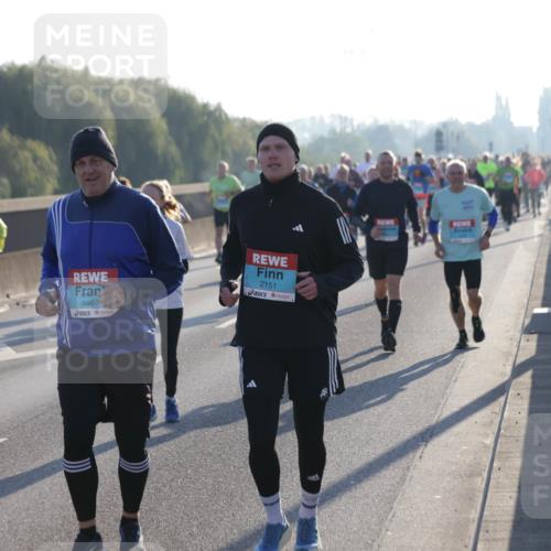 03.10.2025 - Köhlbrandbrückenlauf Jannik Wohlers http://msf.ph/oto/9058208 03.10.2025 09:21:35 Position 3 1827, 1967, 2151 meine-sportfotos.de