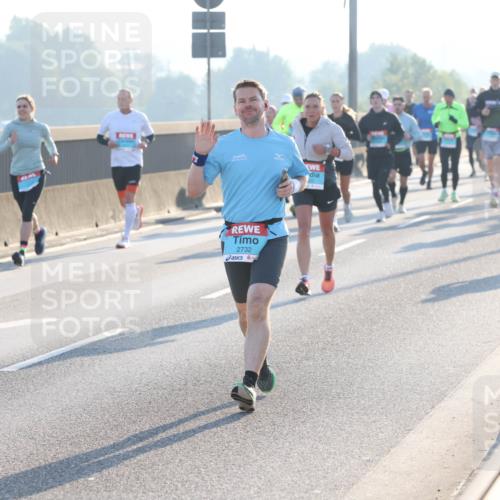 03.10.2025 - Köhlbrandbrückenlauf Lena Gebhardt http://msf.ph/oto/9058215 03.10.2025 09:18:20 Position 1 2671, 2732 meine-sportfotos.de