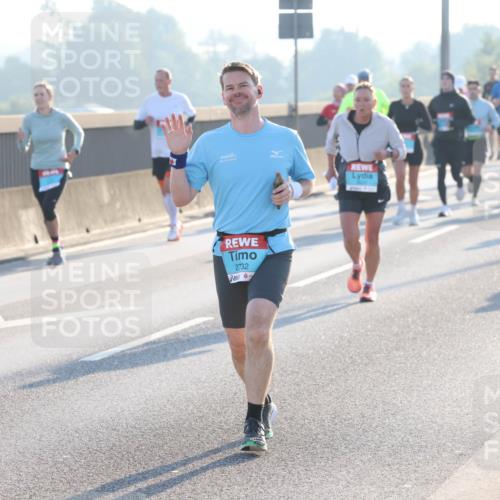 03.10.2025 - Köhlbrandbrückenlauf Lena Gebhardt http://msf.ph/oto/9058224 03.10.2025 09:18:20 Position 1 2671, 03, 10, 2015, 2732 meine-sportfotos.de