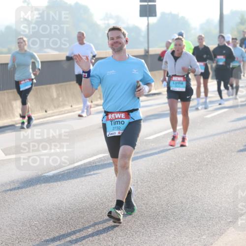 03.10.2025 - Köhlbrandbrückenlauf Lena Gebhardt http://msf.ph/oto/9058231 03.10.2025 09:18:20 Position 1 2671, 2732 meine-sportfotos.de