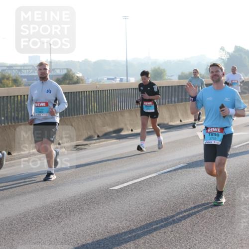 03.10.2025 - Köhlbrandbrückenlauf Lena Gebhardt http://msf.ph/oto/9058243 03.10.2025 09:18:21 Position 1 3802, 2732 meine-sportfotos.de
