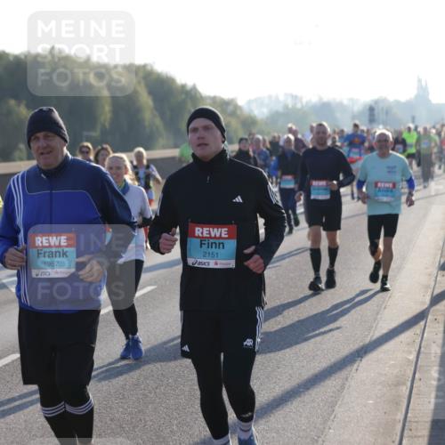 03.10.2025 - Köhlbrandbrückenlauf Jannik Wohlers http://msf.ph/oto/9058247 03.10.2025 09:21:35 Position 3 1967, 2151 meine-sportfotos.de