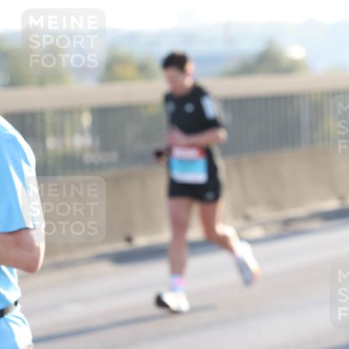 03.10.2025 - Köhlbrandbrückenlauf Lena Gebhardt http://msf.ph/oto/9058250 03.10.2025 09:18:22 Position 1  meine-sportfotos.de
