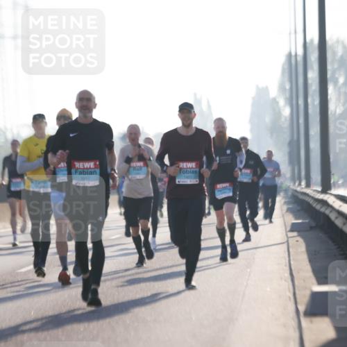 03.10.2025 - Köhlbrandbrückenlauf Jannik Wohlers http://msf.ph/oto/9058253 03.10.2025 09:13:57 Position 3 3211, 1421 meine-sportfotos.de