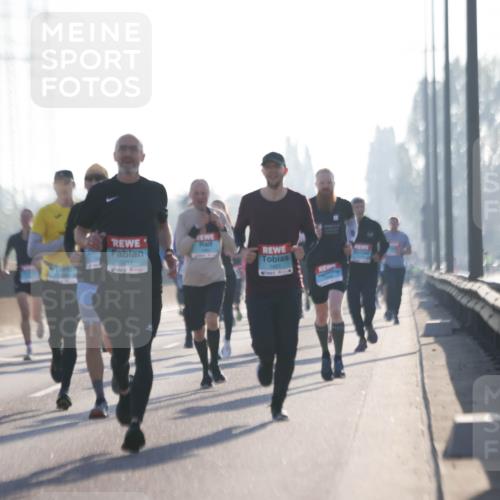 03.10.2025 - Köhlbrandbrückenlauf Jannik Wohlers http://msf.ph/oto/9058259 03.10.2025 09:13:57 Position 3 3211, 1421 meine-sportfotos.de
