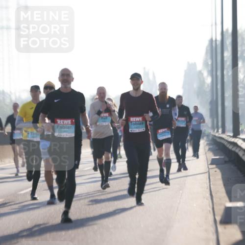 03.10.2025 - Köhlbrandbrückenlauf Jannik Wohlers http://msf.ph/oto/9058262 03.10.2025 09:13:57 Position 3 3211, 1421 meine-sportfotos.de