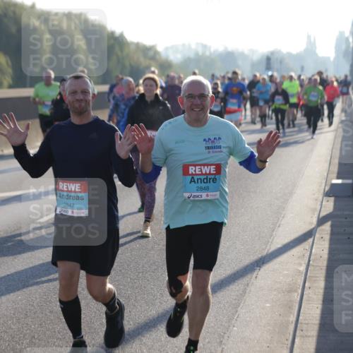 03.10.2025 - Köhlbrandbrückenlauf Jannik Wohlers http://msf.ph/oto/9058272 03.10.2025 09:21:39 Position 3 2847, 2929, 2848 meine-sportfotos.de