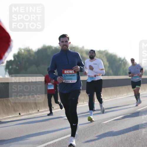 03.10.2025 - Köhlbrandbrückenlauf Jannik Wohlers http://msf.ph/oto/9058299 03.10.2025 09:13:59 Position 3 1052 meine-sportfotos.de