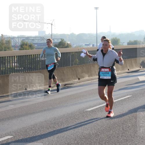 03.10.2025 - Köhlbrandbrückenlauf Lena Gebhardt http://msf.ph/oto/9058308 03.10.2025 09:18:24 Position 1  meine-sportfotos.de