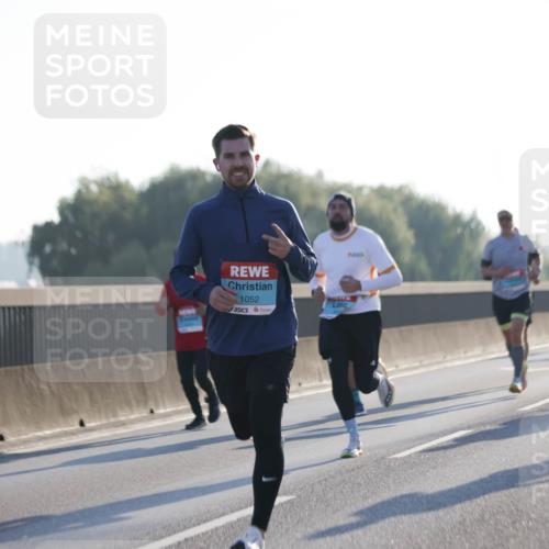03.10.2025 - Köhlbrandbrückenlauf Jannik Wohlers http://msf.ph/oto/9058315 03.10.2025 09:13:59 Position 3 1052 meine-sportfotos.de