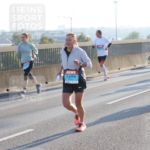 03.10.2025 - Köhlbrandbrückenlauf Lena Gebhardt http://msf.ph/oto/9058331 03.10.2025 09:18:24 Position 1 3625 meine-sportfotos.de
