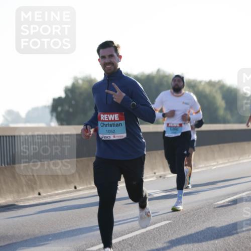 03.10.2025 - Köhlbrandbrückenlauf Jannik Wohlers http://msf.ph/oto/9058344 03.10.2025 09:13:59 Position 3 1052 meine-sportfotos.de