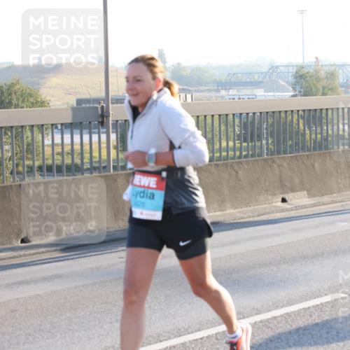 03.10.2025 - Köhlbrandbrückenlauf Lena Gebhardt http://msf.ph/oto/9058376 03.10.2025 09:18:25 Position 1 825 meine-sportfotos.de