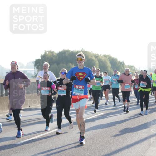 03.10.2025 - Köhlbrandbrückenlauf Jannik Wohlers http://msf.ph/oto/9058394 03.10.2025 09:21:47 Position 3 1978, 1709, 1971 meine-sportfotos.de