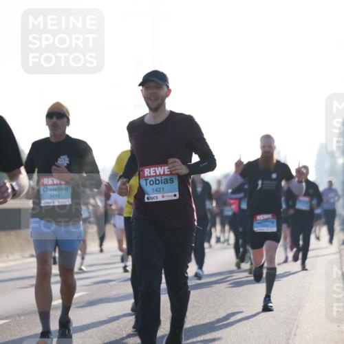 03.10.2025 - Köhlbrandbrückenlauf Jannik Wohlers http://msf.ph/oto/9058410 03.10.2025 09:14:01 Position 3 3211, 3414, 1421 meine-sportfotos.de